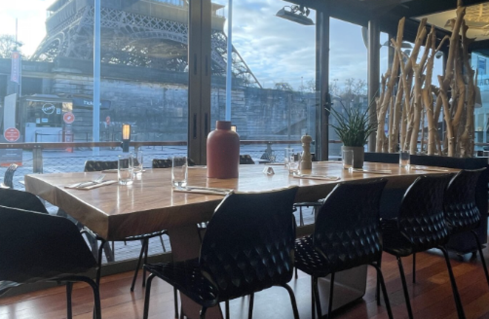 Paris Bistro Lunch and Sightseeing Cruises