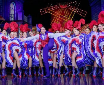Moulin Rouge Show at 9pm or 11pm with 1/2l Champagne or other Drinks