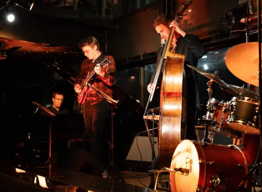 Jazz Dinner Konzerte auf der Seine im Le Son de la Terre