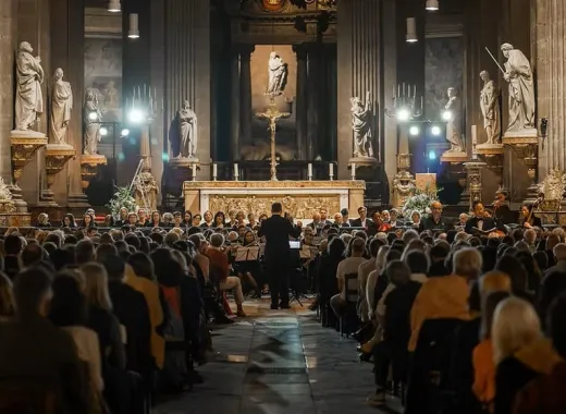Großes Konzert traditioneller Weihnachtslieder