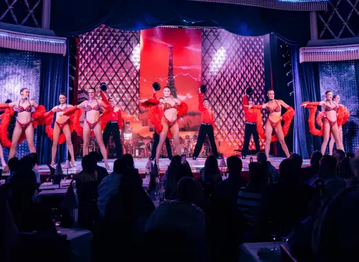 Dinner und Show im La Nouvelle Eve Cabaret