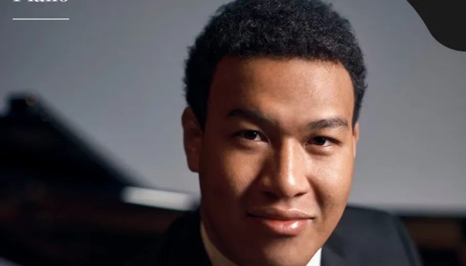 Clayton Stephenson, Klavier
